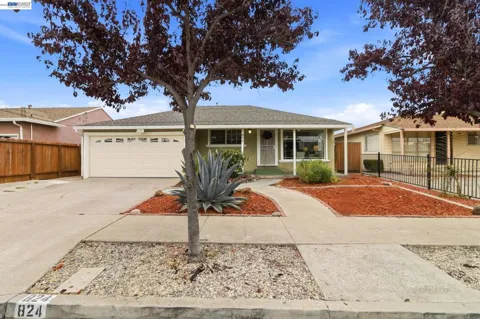 824 Moraga Dr