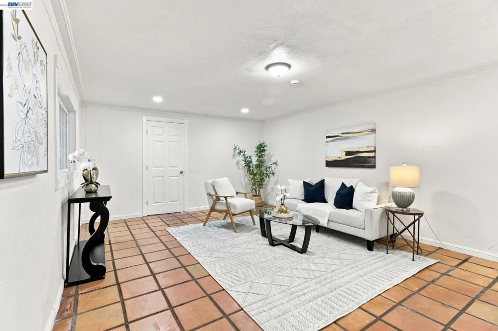 824 Moraga Dr San Leandro, CA 94578