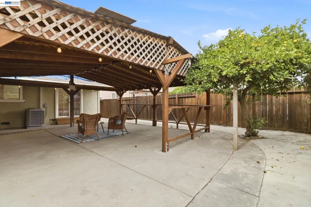 824 Moraga Dr San Leandro, CA 94578