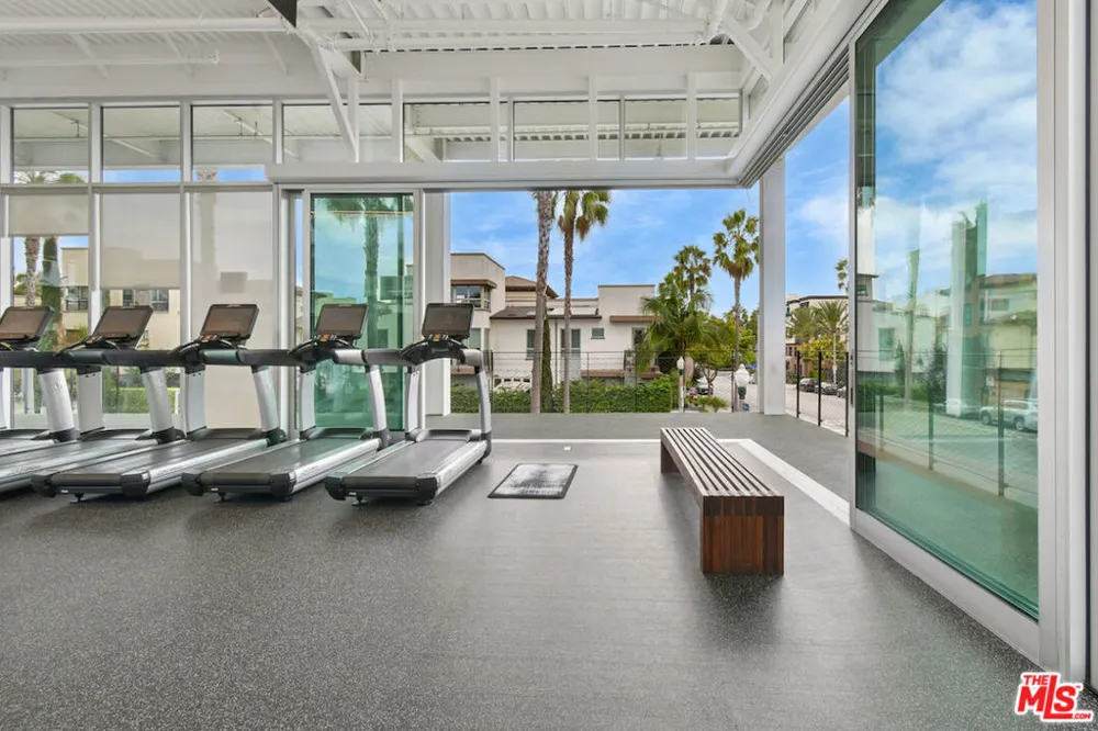 5625 Crescent Parkway #109 Playa Vista, CA 90094