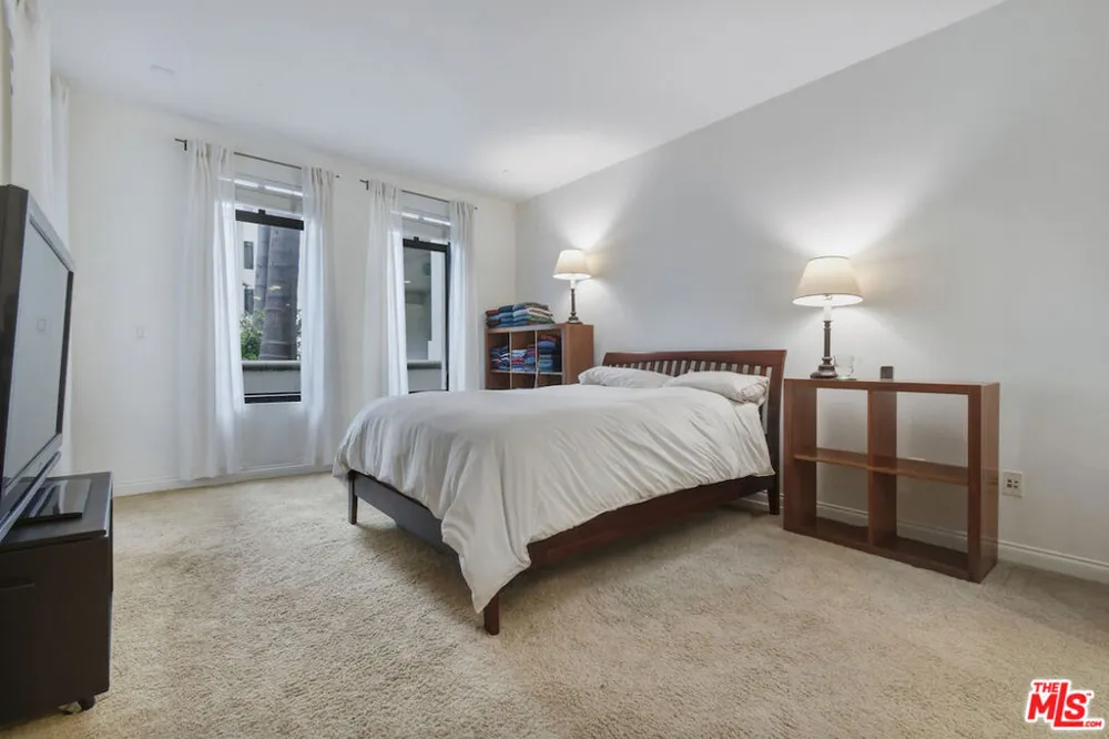 5625 Crescent Parkway #109 Playa Vista, CA 90094