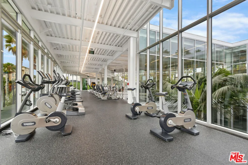 5625 Crescent Parkway #109 Playa Vista, CA 90094