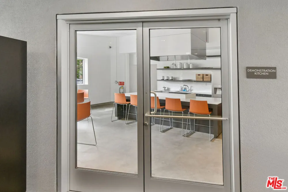 5625 Crescent Parkway #109 Playa Vista, CA 90094