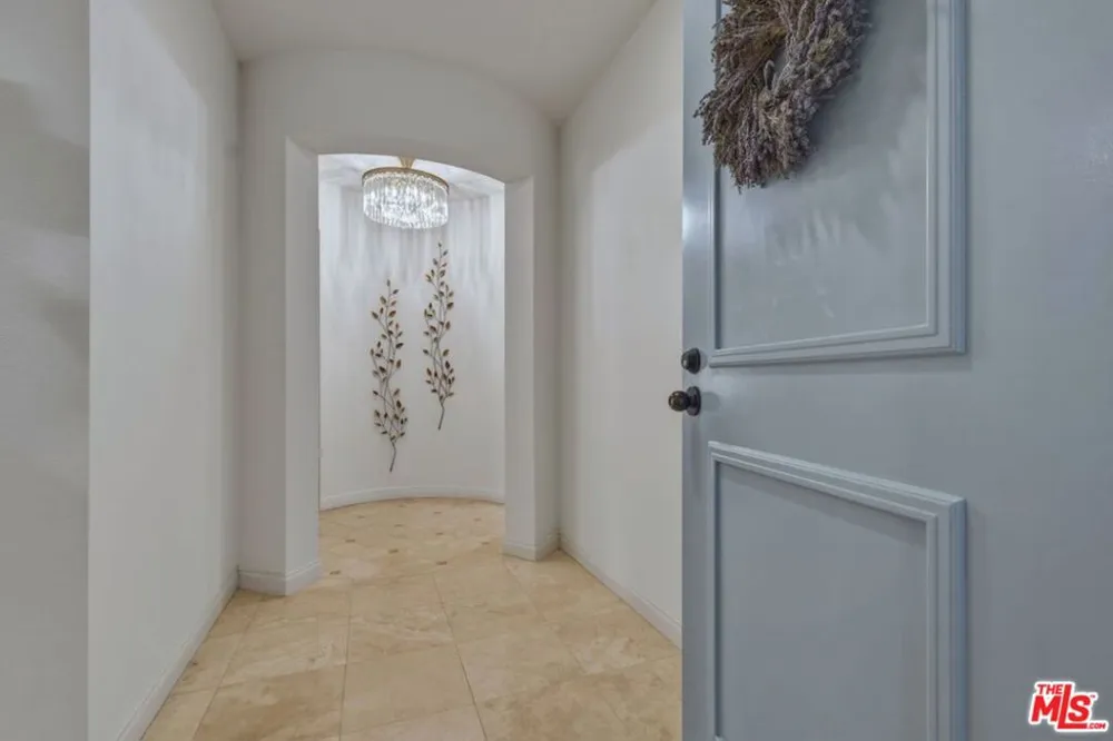 5625 Crescent Parkway #109 Playa Vista, CA 90094