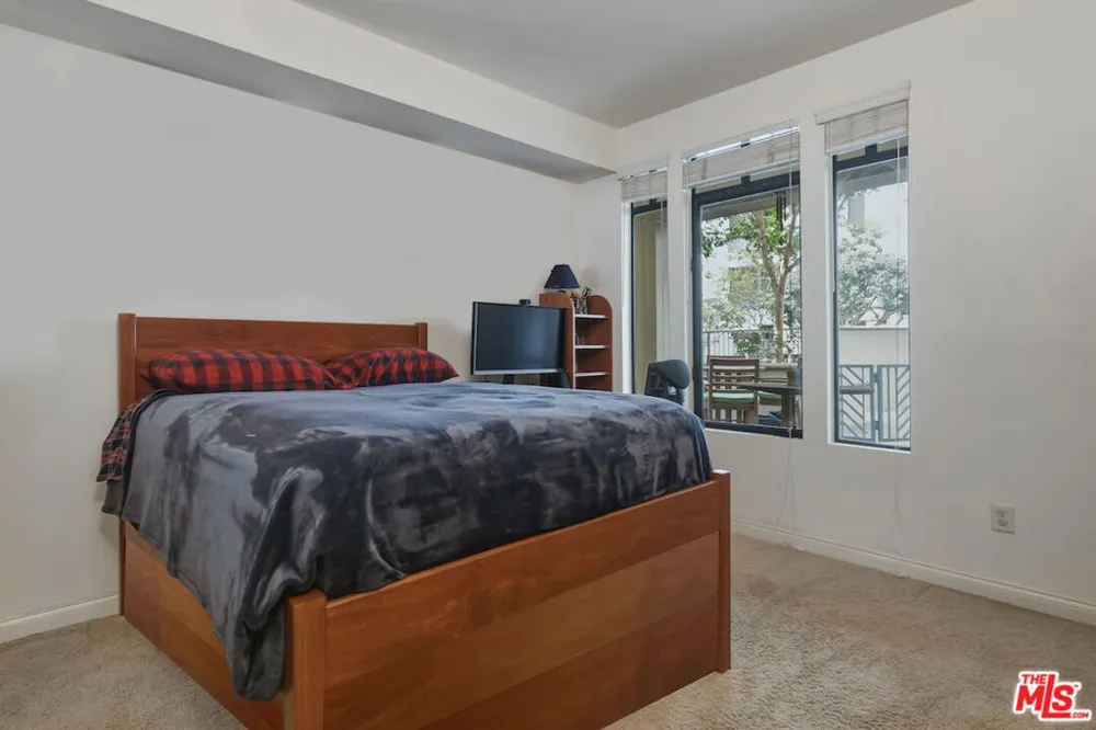 5625 Crescent Parkway #109 Playa Vista, CA 90094