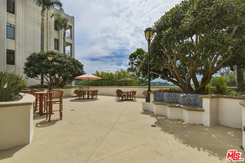 5625 Crescent Parkway #109 Playa Vista, CA 90094
