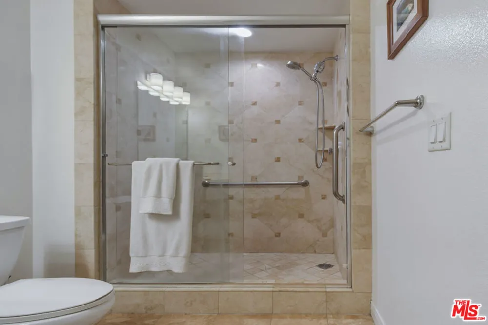 5625 Crescent Parkway #109 Playa Vista, CA 90094