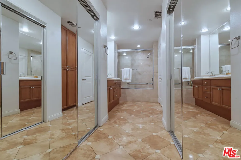 5625 Crescent Parkway #109 Playa Vista, CA 90094