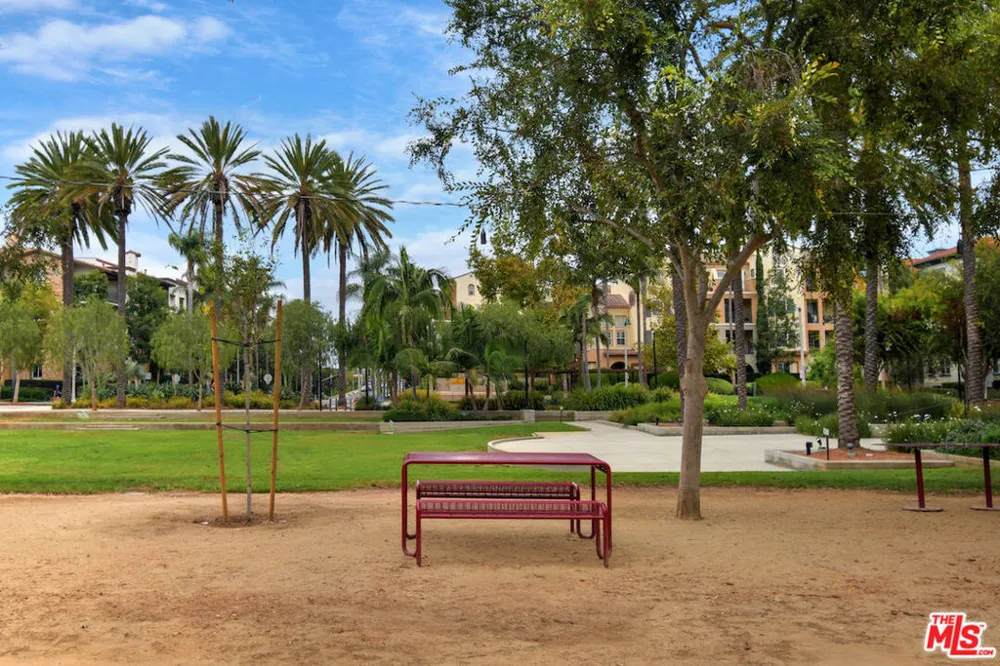 5625 Crescent Parkway #109 Playa Vista, CA 90094