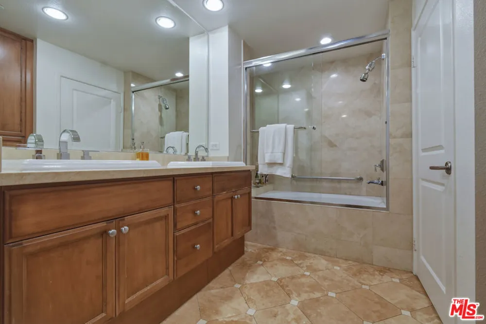 5625 Crescent Parkway #109 Playa Vista, CA 90094