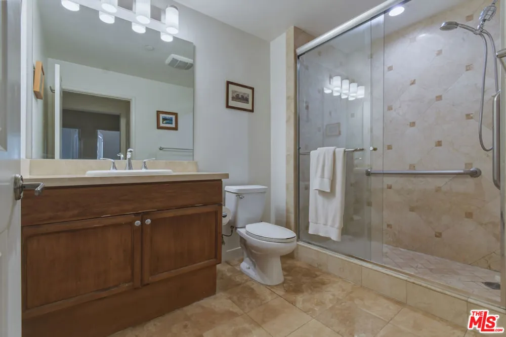 5625 Crescent Parkway #109 Playa Vista, CA 90094