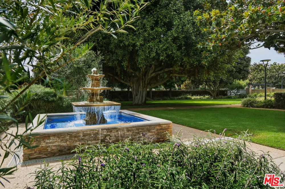 5625 Crescent Parkway #109 Playa Vista, CA 90094