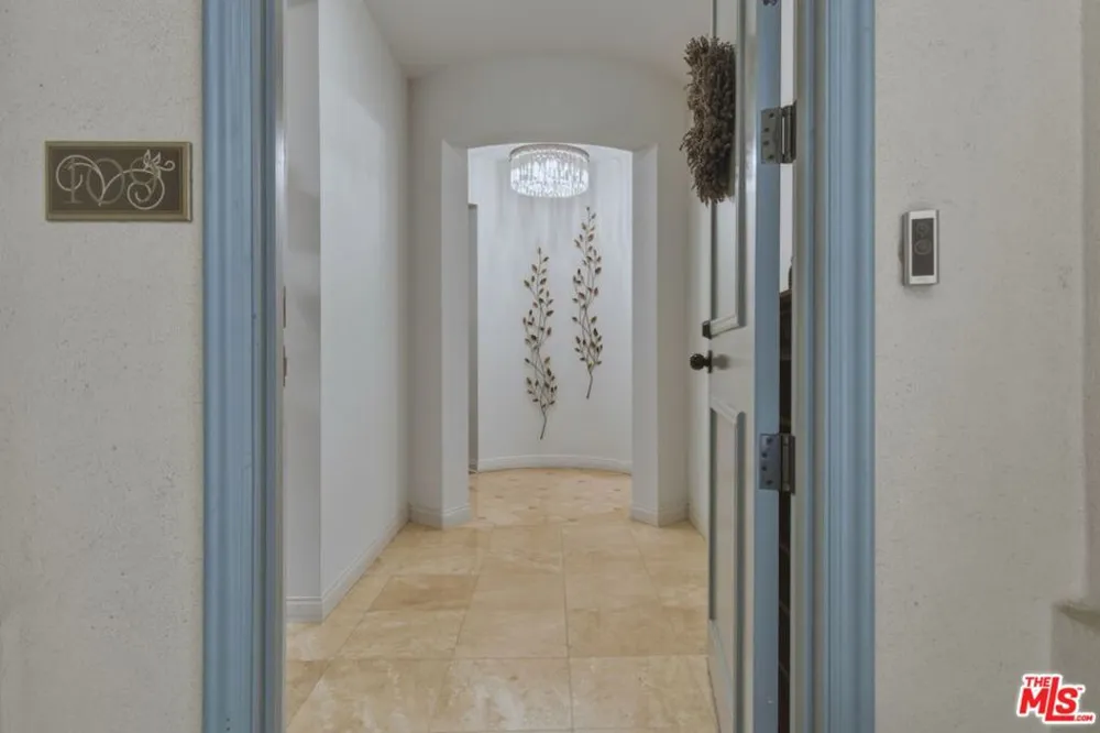 5625 Crescent Parkway #109 Playa Vista, CA 90094