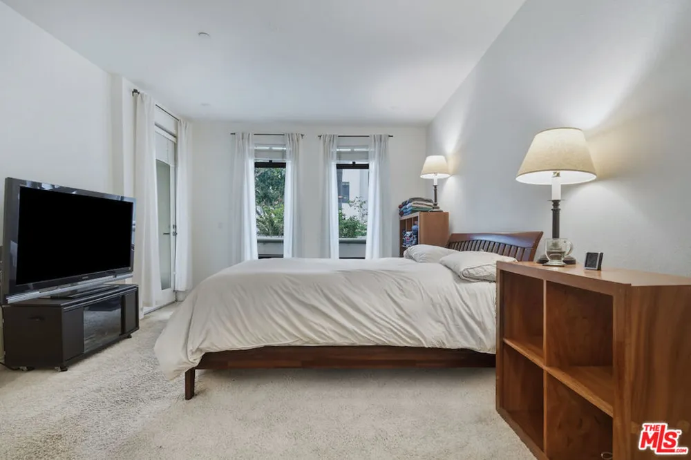 5625 Crescent Parkway #109 Playa Vista, CA 90094