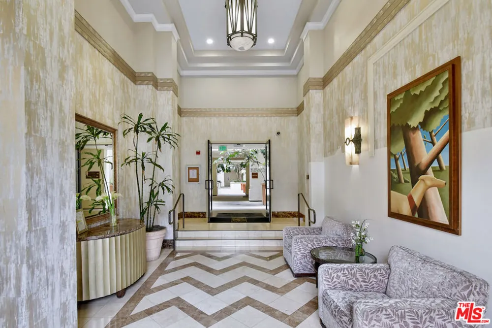 5625 Crescent Parkway #109 Playa Vista, CA 90094