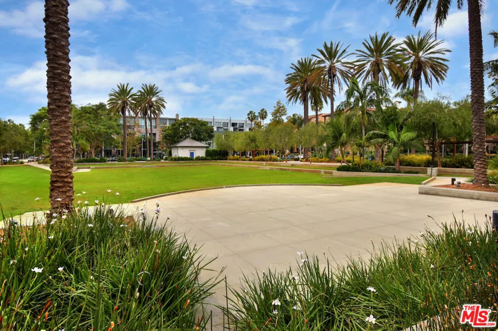5625 Crescent Parkway #109 Playa Vista, CA 90094
