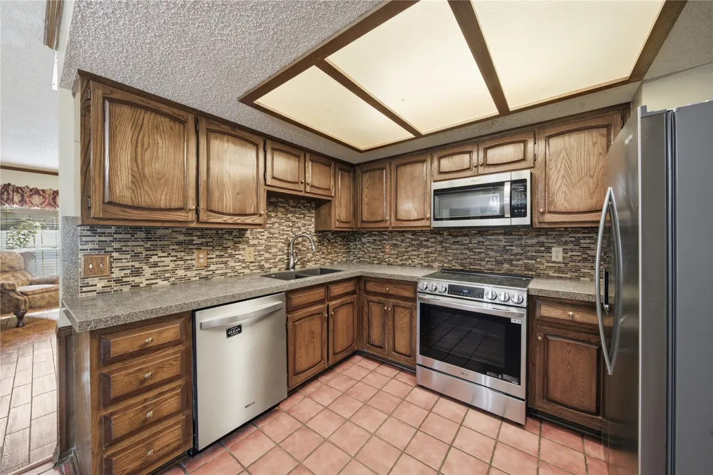103 W Quanah Court Broken Arrow, OK 74011