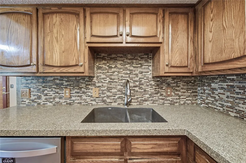 103 W Quanah Court Broken Arrow, OK 74011