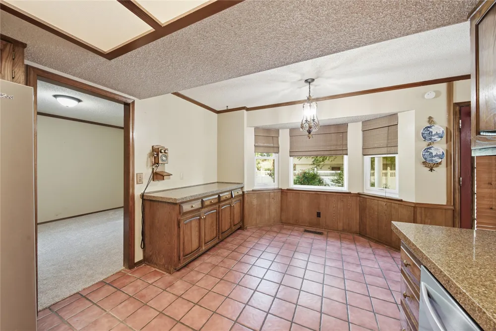 103 W Quanah Court Broken Arrow, OK 74011