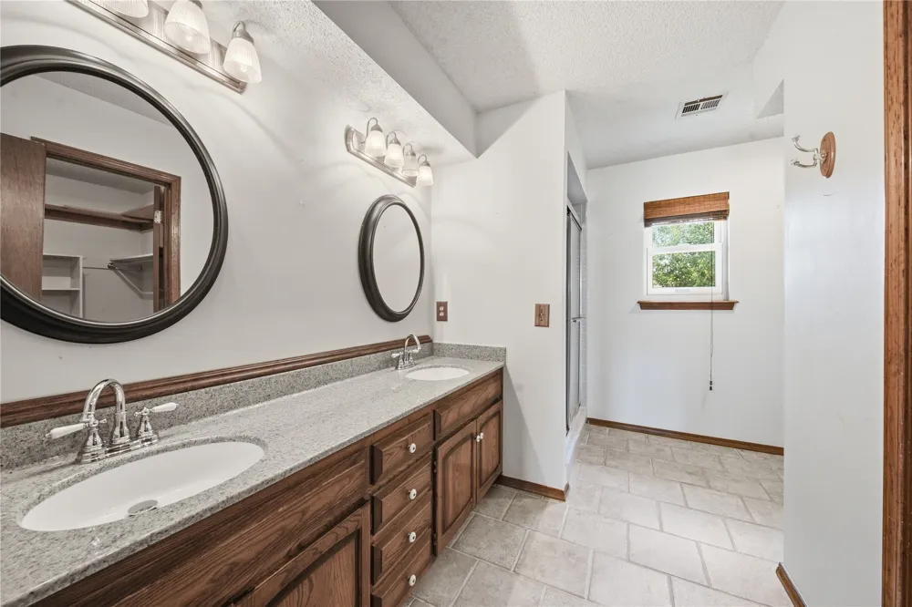 103 W Quanah Court Broken Arrow, OK 74011