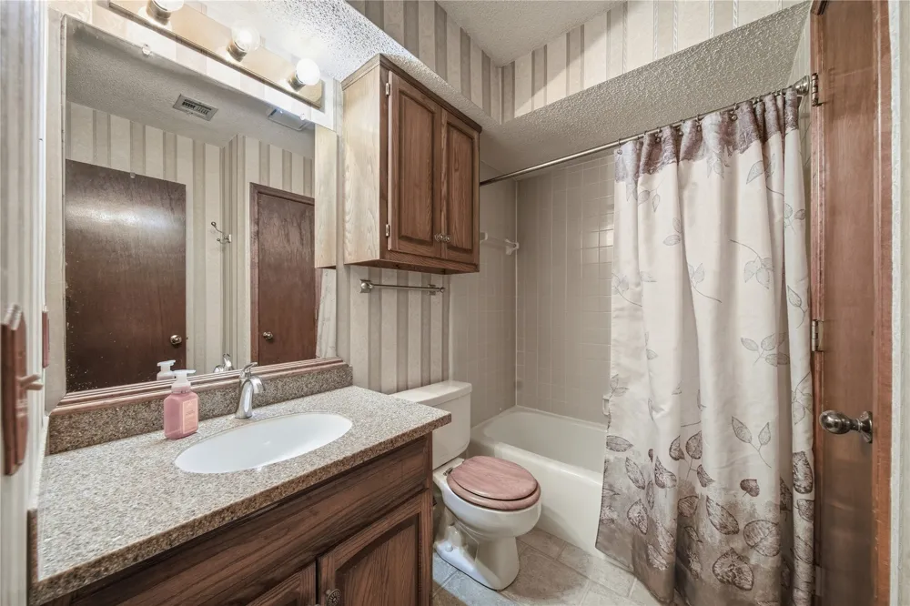103 W Quanah Court Broken Arrow, OK 74011