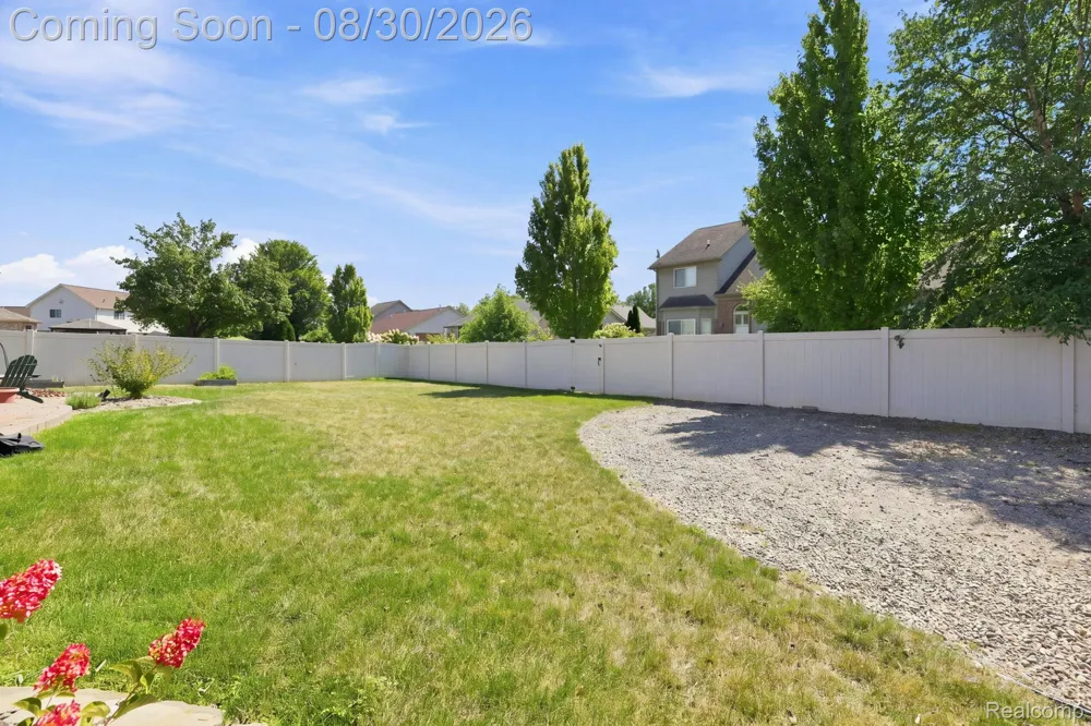 26833 Arcadia Drive Flat Rock City, MI 48134