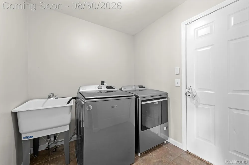 26833 Arcadia Drive Flat Rock City, MI 48134