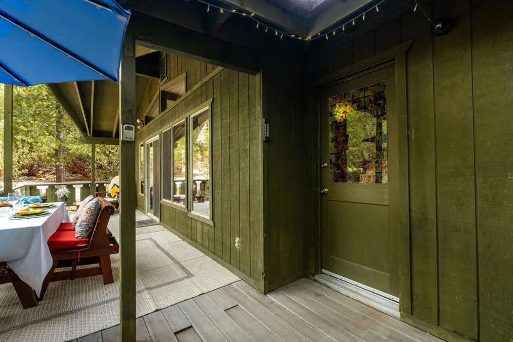 25461 Glen Road Idyllwild, CA 92549