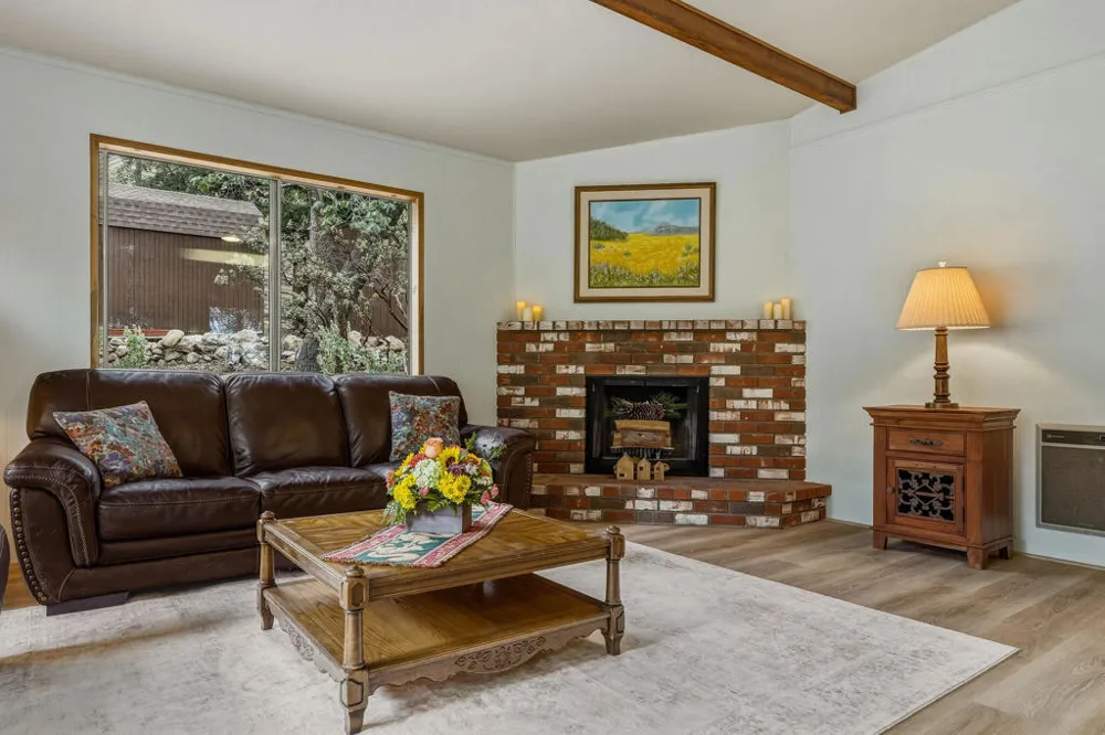 25461 Glen Road Idyllwild, CA 92549