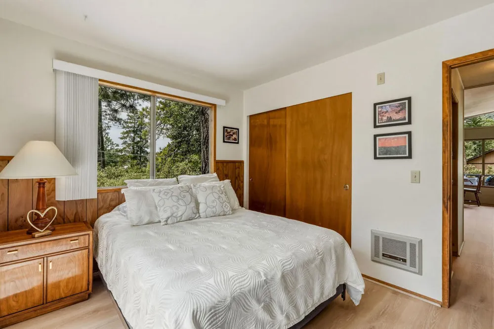 25461 Glen Road Idyllwild, CA 92549