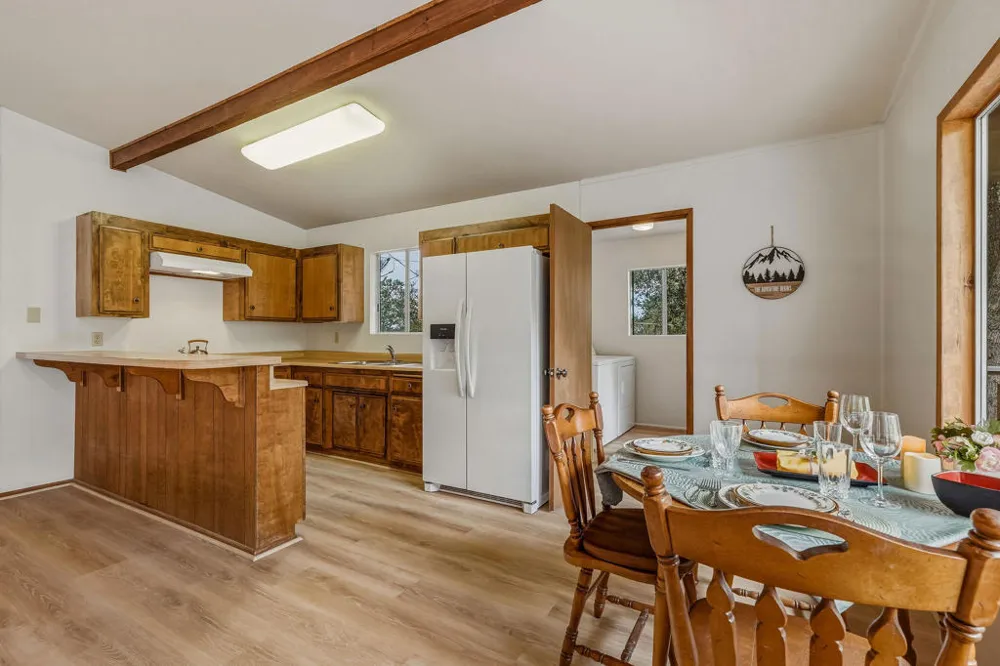 25461 Glen Road Idyllwild, CA 92549