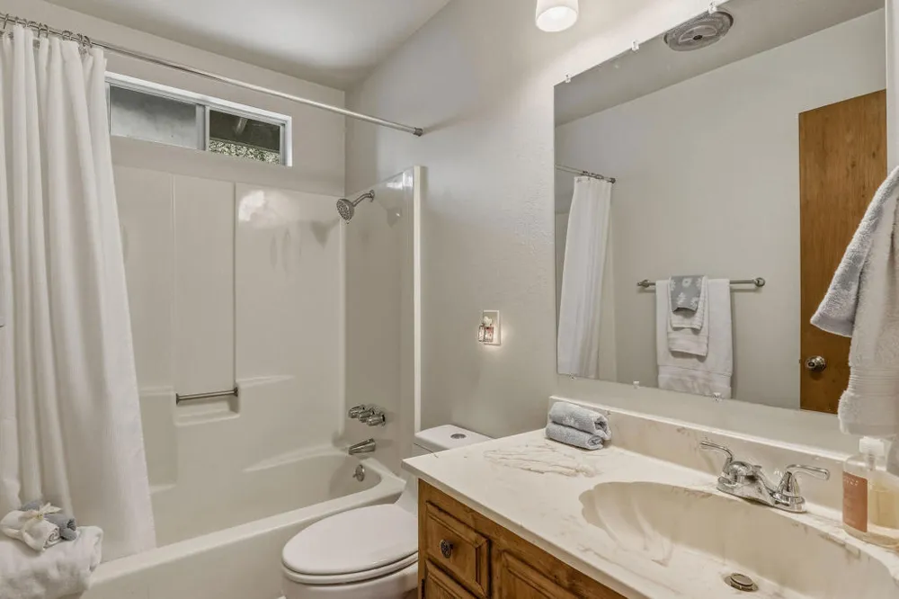 25461 Glen Road Idyllwild, CA 92549