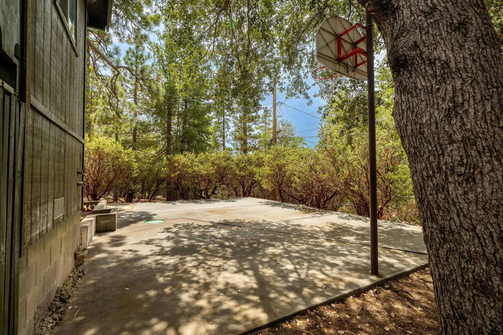 25461 Glen Road Idyllwild, CA 92549