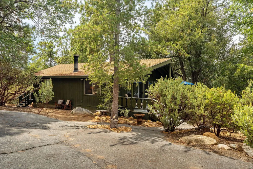 25461 Glen Road Idyllwild, CA 92549