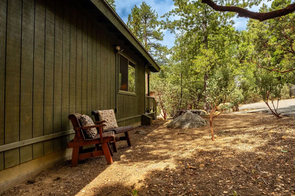 25461 Glen Road Idyllwild, CA 92549