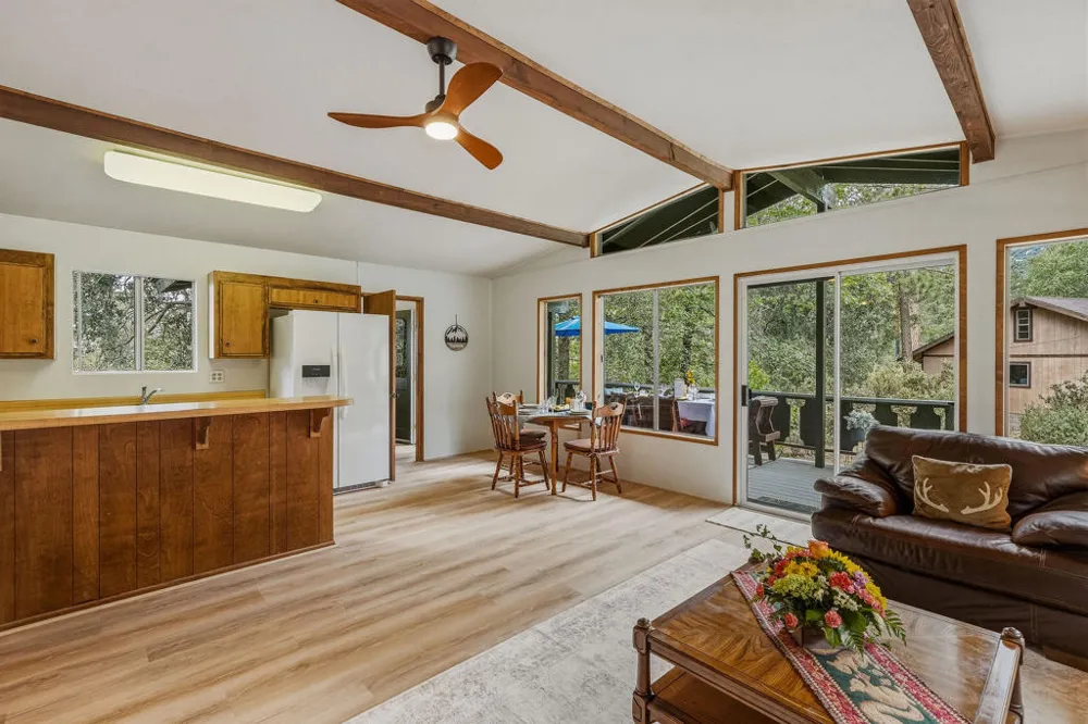 25461 Glen Road Idyllwild, CA 92549