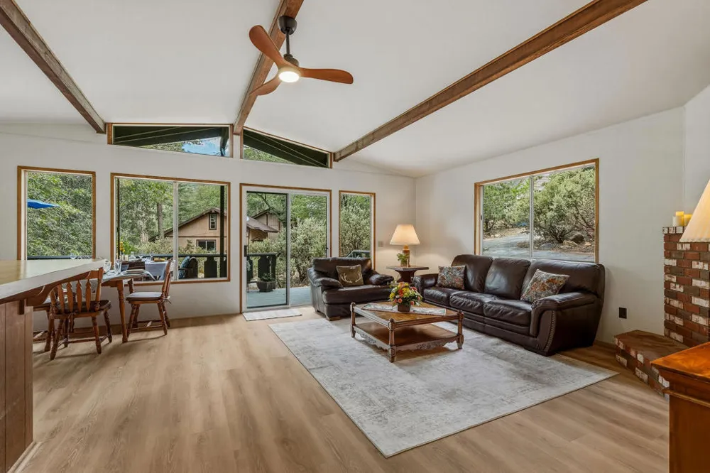 25461 Glen Road Idyllwild, CA 92549