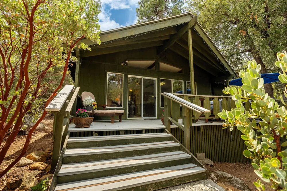 25461 Glen Road Idyllwild, CA 92549