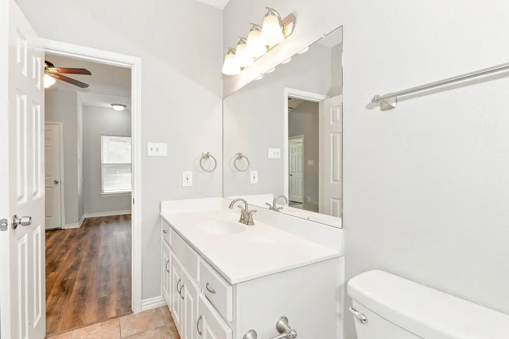704 Monique Cedar Hill, TX 75104