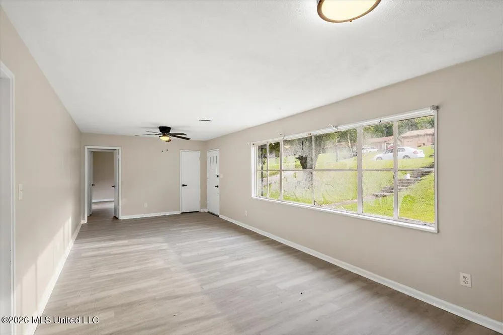 230 Hillside Drive Vicksburg, MS 39180