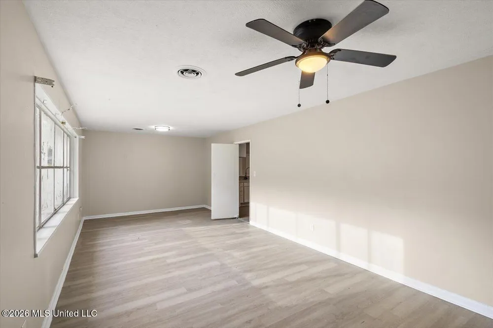 230 Hillside Drive Vicksburg, MS 39180