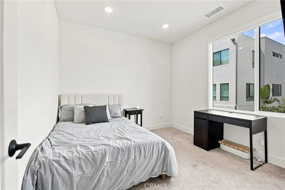16311 Veterans Tustin, CA 92782