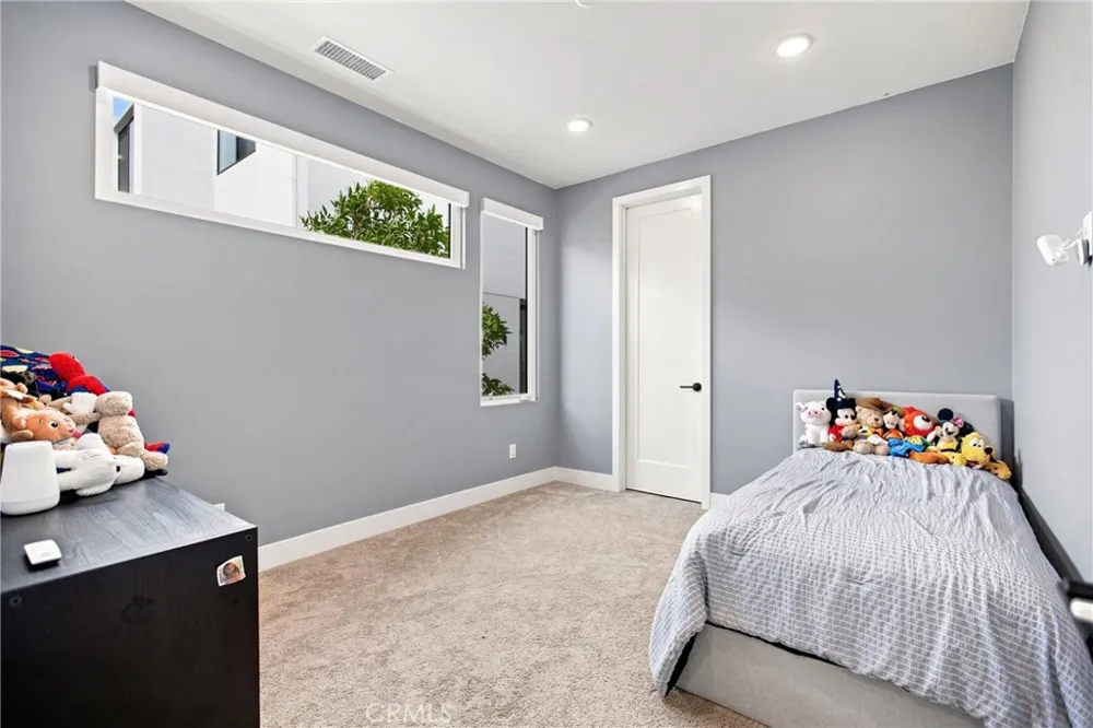 16311 Veterans Tustin, CA 92782