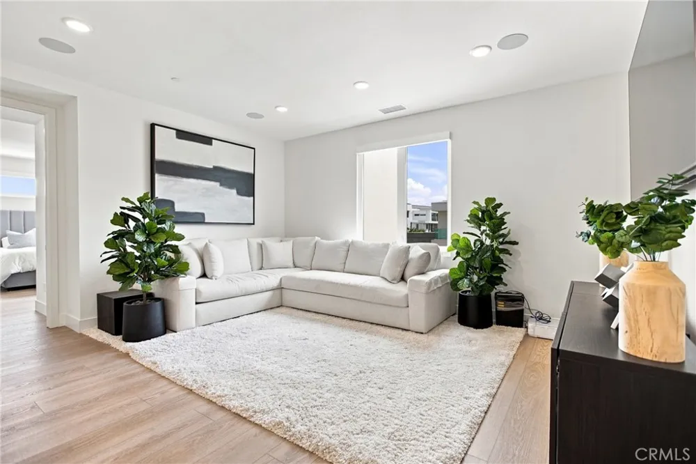 16311 Veterans Tustin, CA 92782