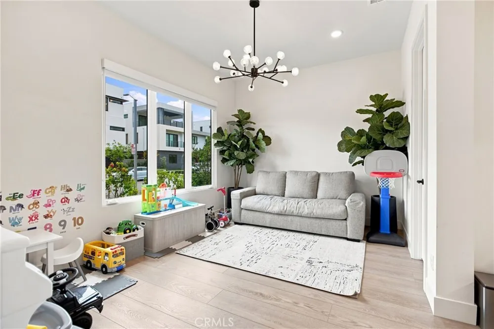 16311 Veterans Tustin, CA 92782