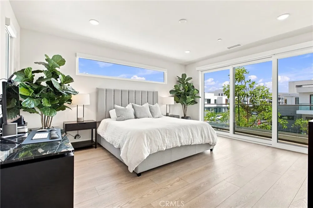 16311 Veterans Tustin, CA 92782