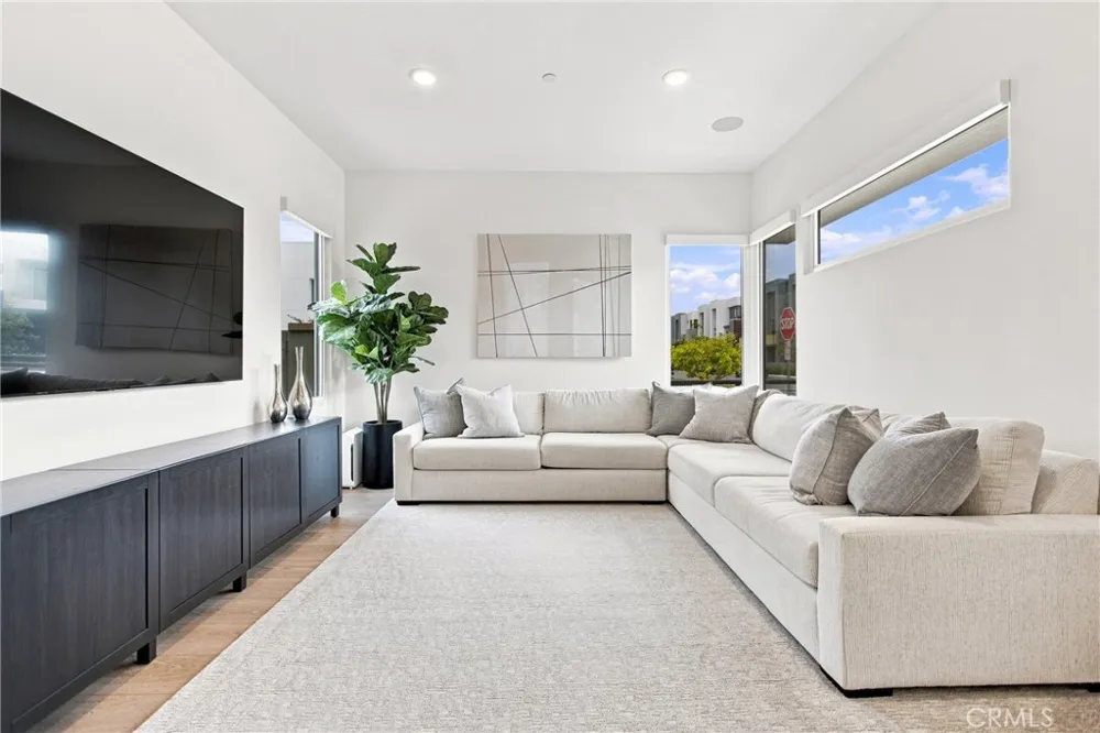 16311 Veterans Tustin, CA 92782