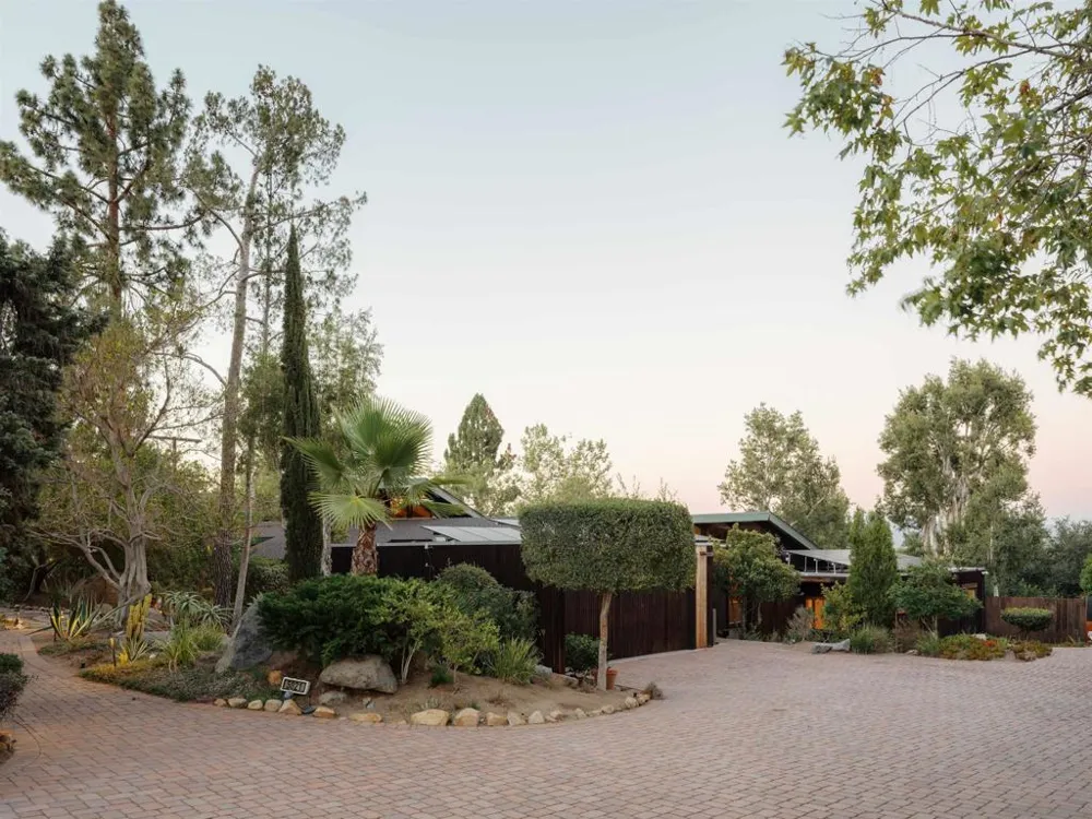 5021 Bluff Place El Cajon, CA 92020