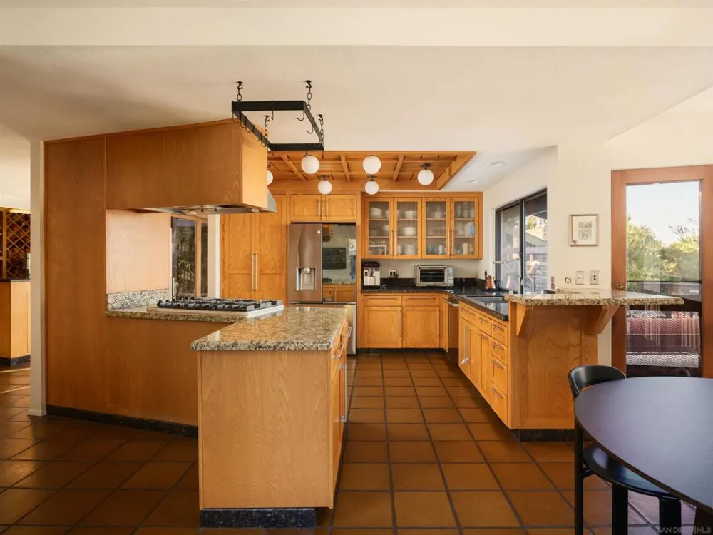 5021 Bluff Place El Cajon, CA 92020