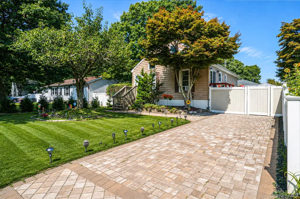 7 Wellwood Drive Shirley, NY 11967